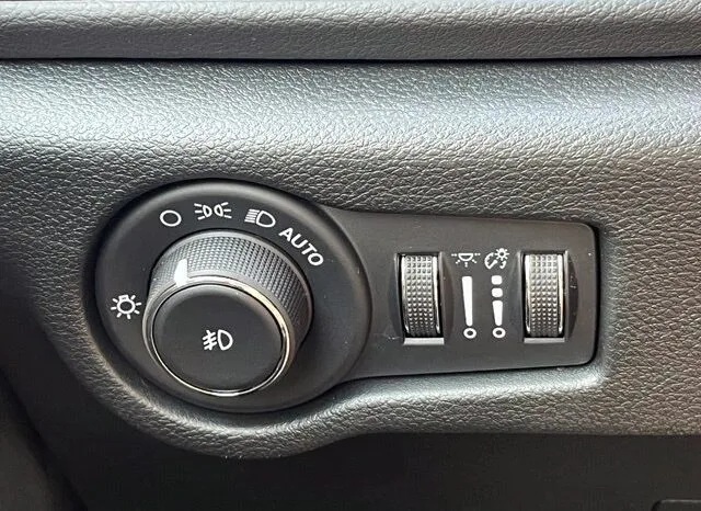 
								Chrysler Pacifica full									
