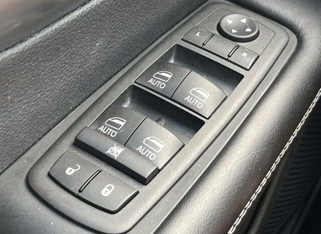 
								Chrysler Pacifica full									