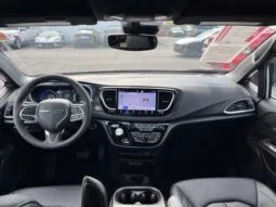 
										Chrysler Pacifica full									