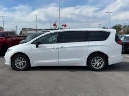 
										Chrysler Pacifica full									