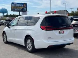 
										Chrysler Pacifica full									