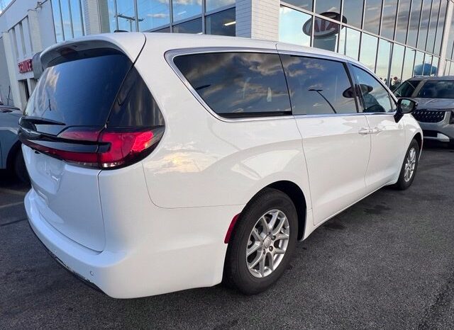 
								Chrysler Pacifica full									