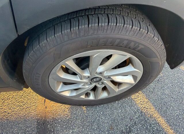
								Hyundai Tucson full									