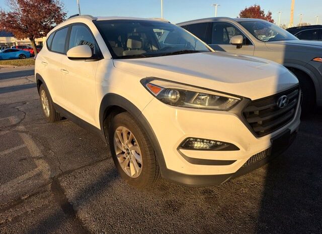 
								Hyundai Tucson full									