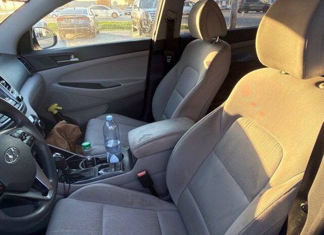 
								Hyundai Tucson full									
