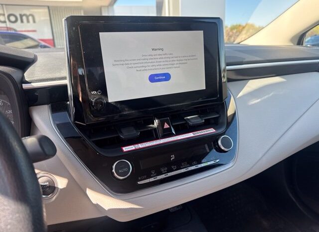 
								Toyota Corolla full									