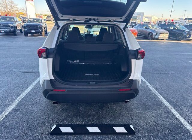 
								Toyota RAV4 Hybrid full									