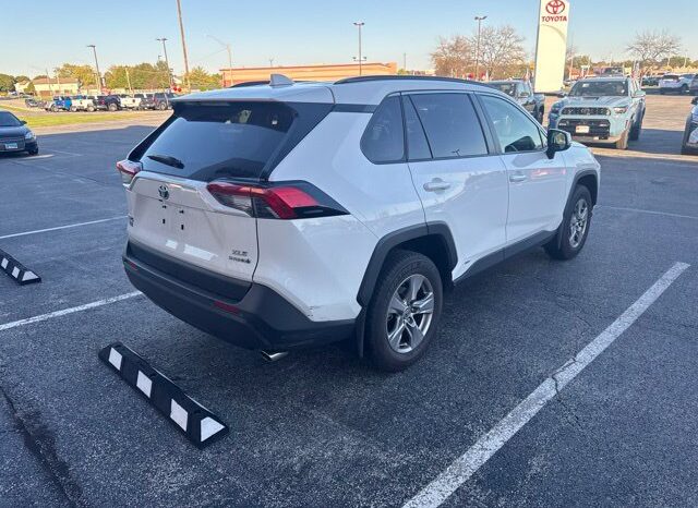 
								Toyota RAV4 Hybrid full									
