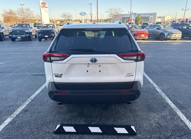 
								Toyota RAV4 Hybrid full									