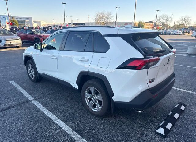 
								Toyota RAV4 Hybrid full									