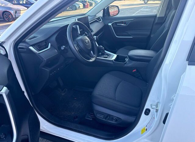 
								Toyota RAV4 Hybrid full									