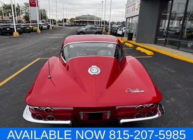
								Chevrolet Corvette full									