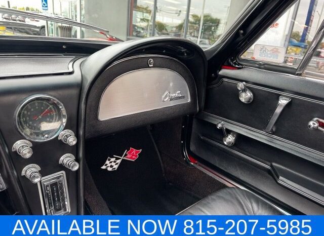 
								Chevrolet Corvette full									