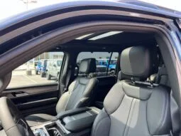
										Jeep Grand Wagoneer full									