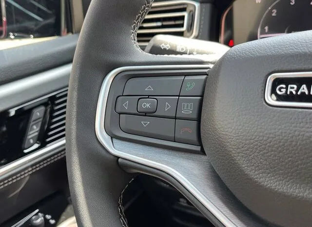 
								Jeep Grand Wagoneer full									