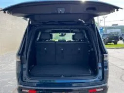 
										Jeep Grand Wagoneer full									