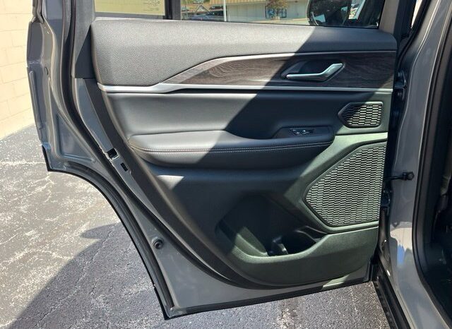
								Jeep Grand Cherokee full									