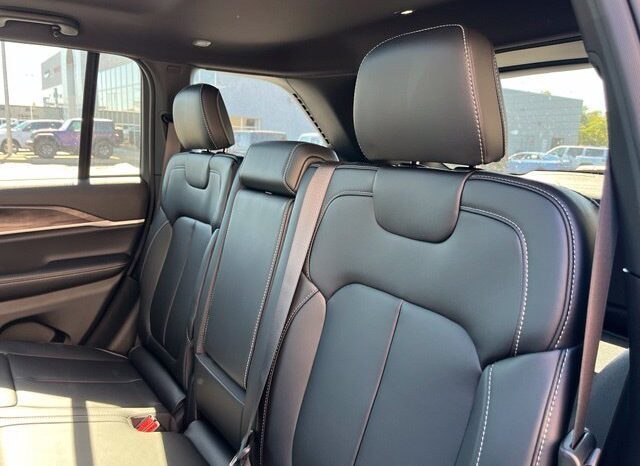 
								Jeep Grand Cherokee full									