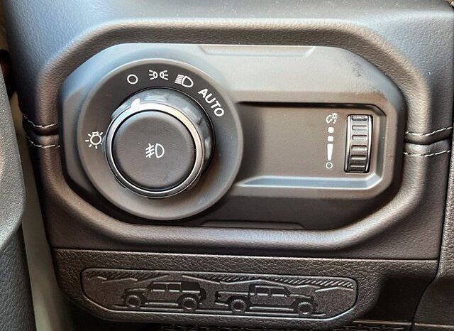 
								Jeep Wrangler full									
