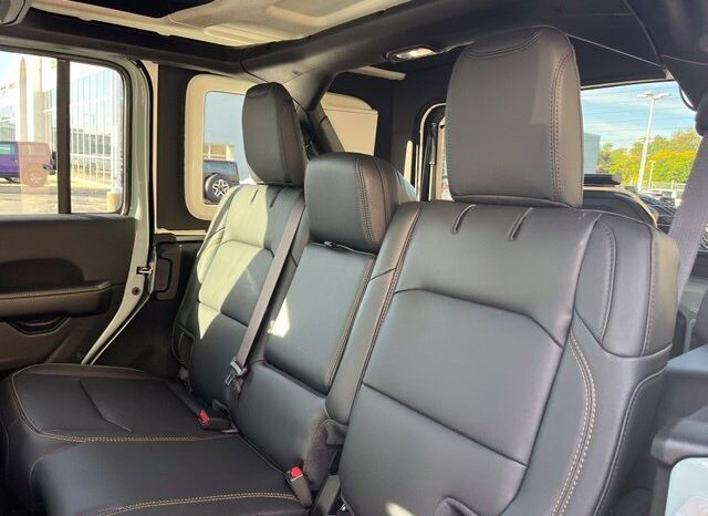 
								Jeep Wrangler full									