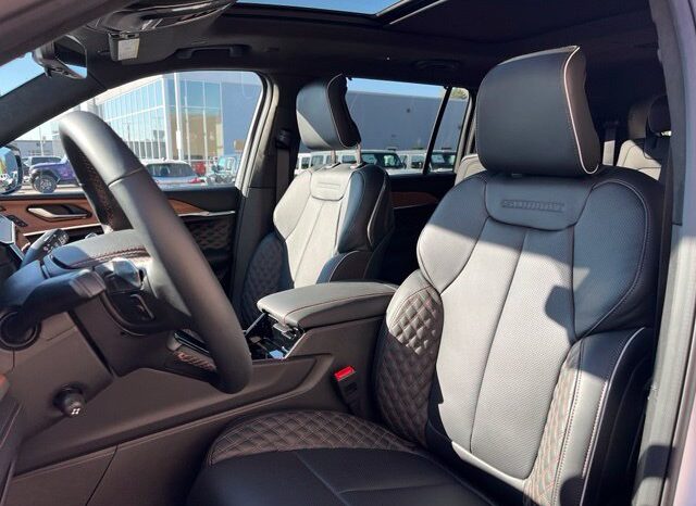 
								Jeep Grand Cherokee L full									
