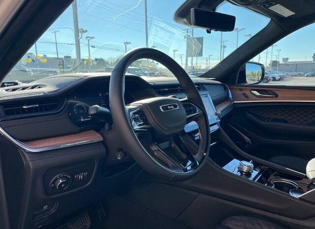 
								Jeep Grand Cherokee L full									