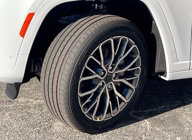 
								Jeep Grand Cherokee L full									
