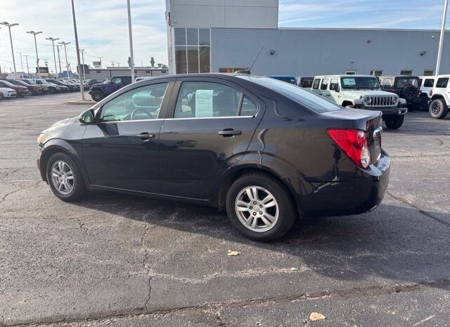 
								Chevrolet Sonic full									
