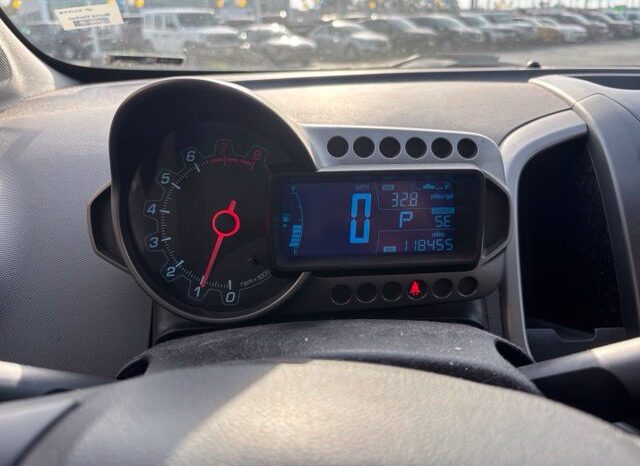 
								Chevrolet Sonic full									