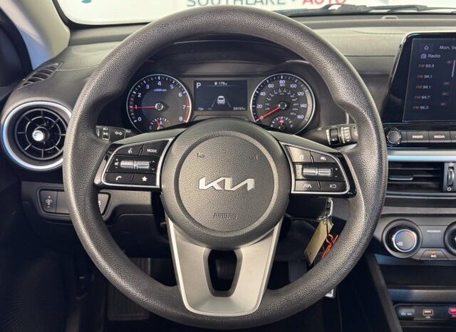 
								Kia Forte full									