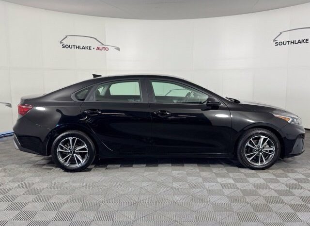 
								Kia Forte full									