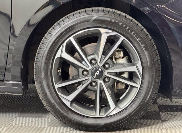 
								Kia Forte full									