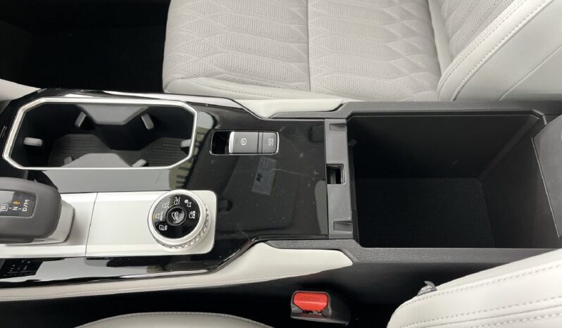 
								Mitsubishi Outlander full									
