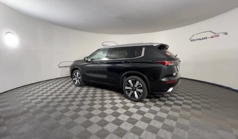 
								Mitsubishi Outlander full									