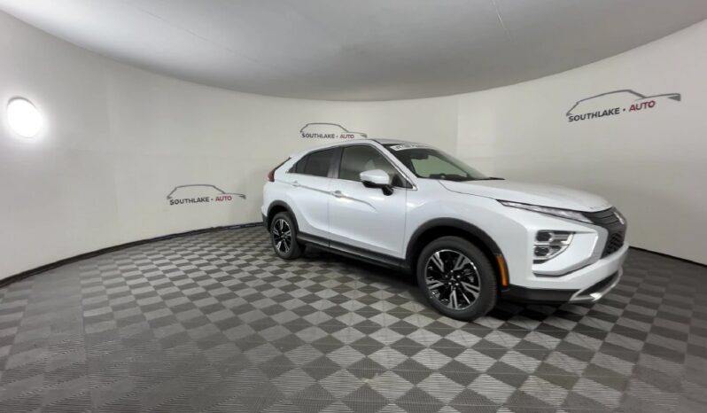 
								Mitsubishi Eclipse Cross full									