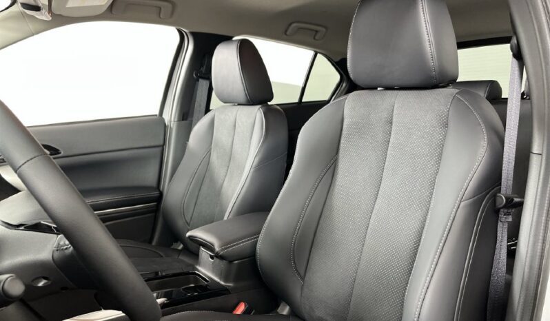 
								Mitsubishi Eclipse Cross full									