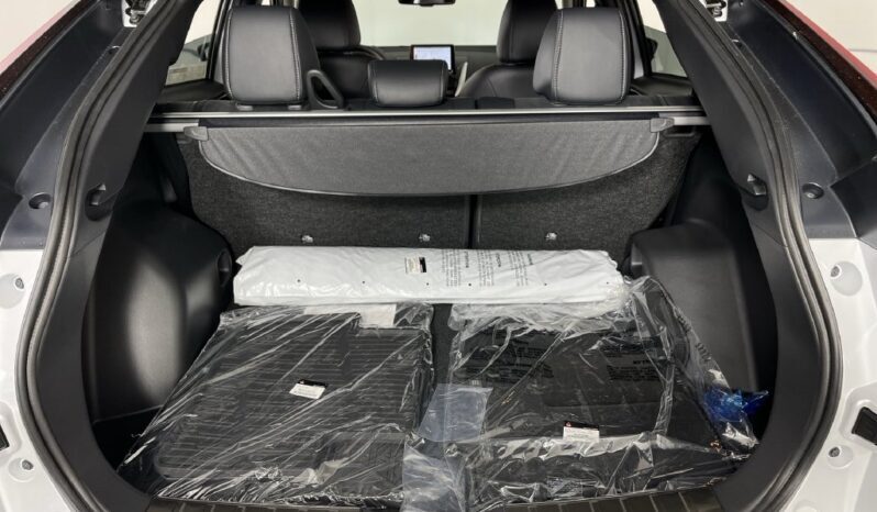 
								Mitsubishi Eclipse Cross full									