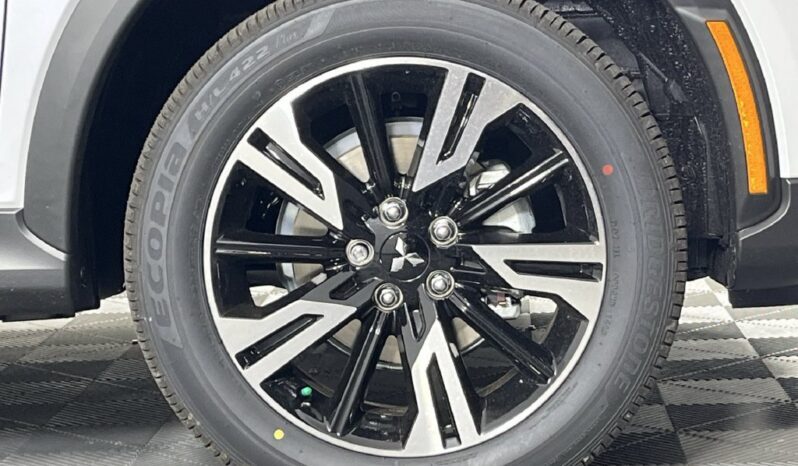 
								Mitsubishi Eclipse Cross full									