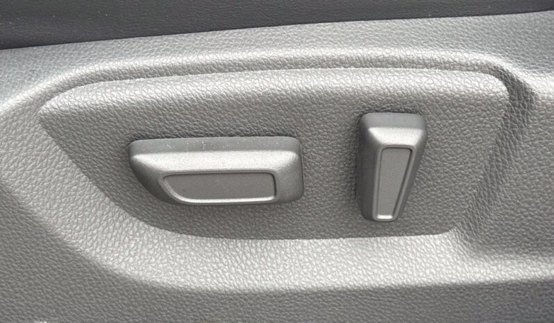 
								Mitsubishi Eclipse Cross full									