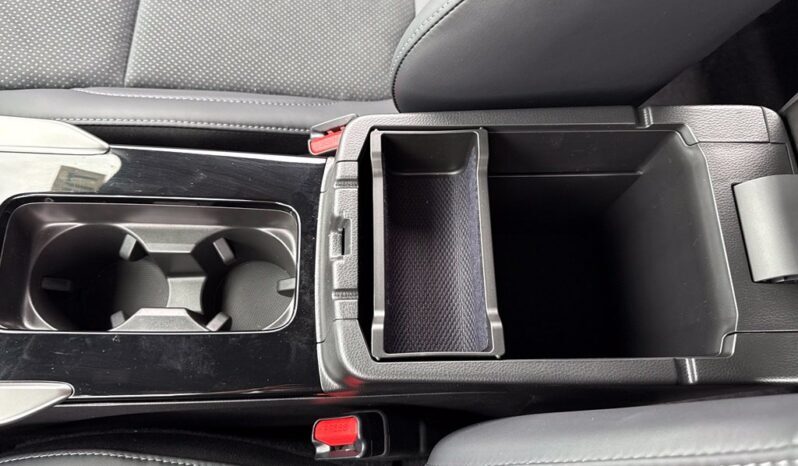 
								Mitsubishi Eclipse Cross full									