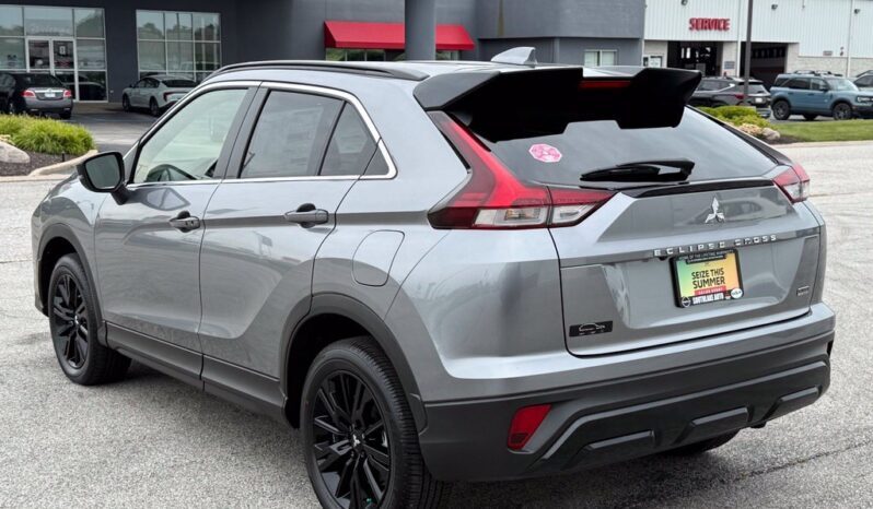 
								Mitsubishi Eclipse Cross full									