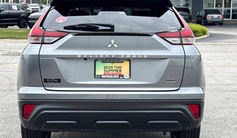 
								Mitsubishi Eclipse Cross full									