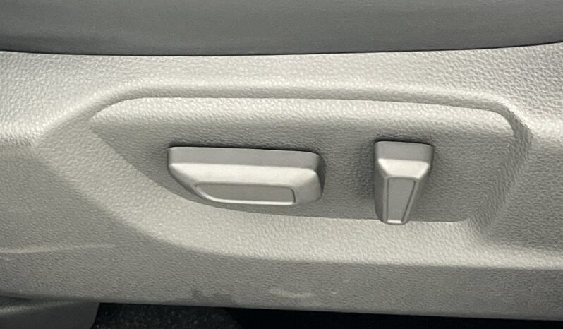 
								Mitsubishi Eclipse Cross full									