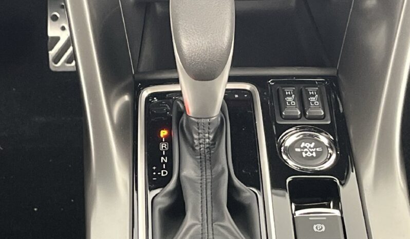 
								Mitsubishi Eclipse Cross full									