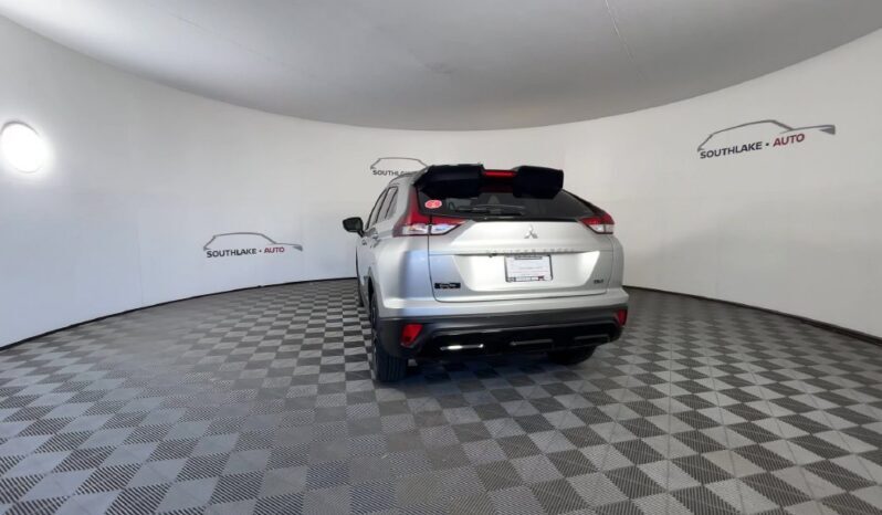 
								Mitsubishi Eclipse Cross full									