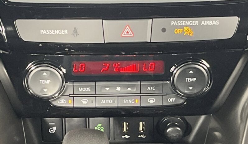 
								Mitsubishi Eclipse Cross full									
