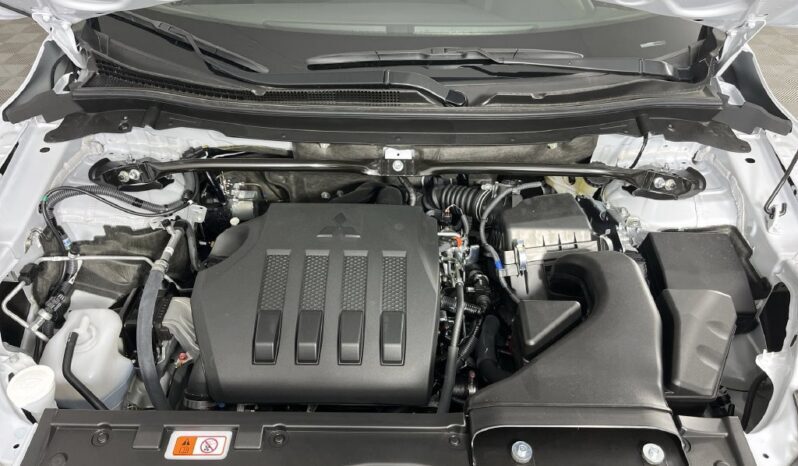 
								Mitsubishi Eclipse Cross full									