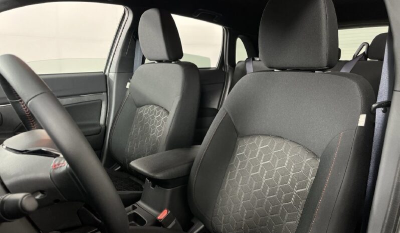 
								Mitsubishi Outlander Sport full									