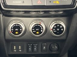 
										Mitsubishi Outlander Sport full									