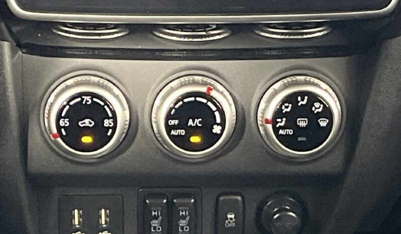 
								Mitsubishi Outlander Sport full									